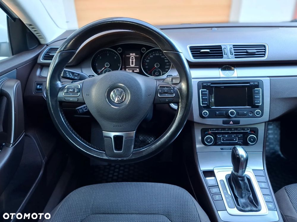Volkswagen Passat 2.0 TDI DPF DSG Comfortline - 8