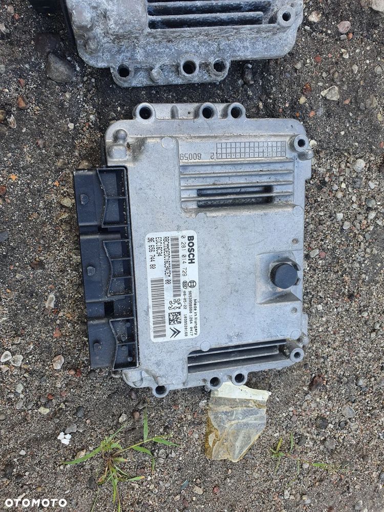 STEROWNIK ECU SILNIKA PEUGEOT CITROEN 0281014729