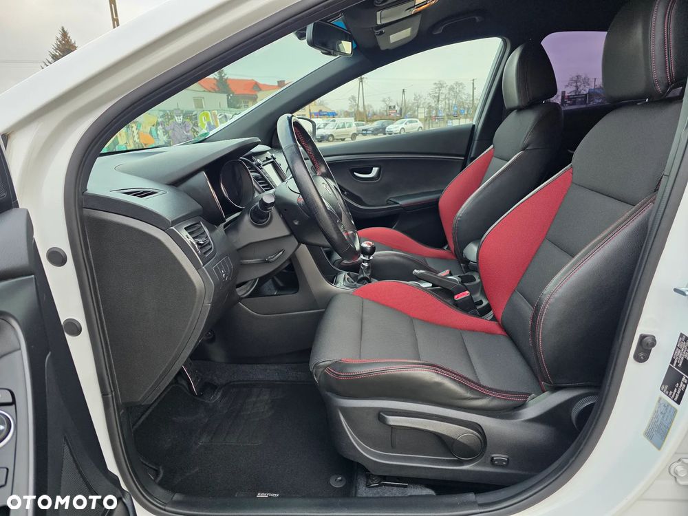 Hyundai i30 1.6 T GDI Turbo - 17