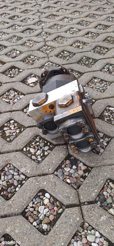 Pompa hydrauliczna Furukawa 365 2 - 7