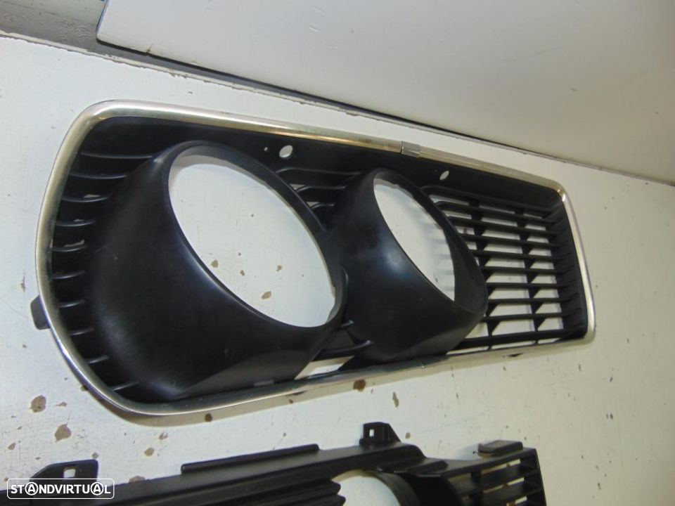 BMW E3 ou E9 grelha de faróis - 3