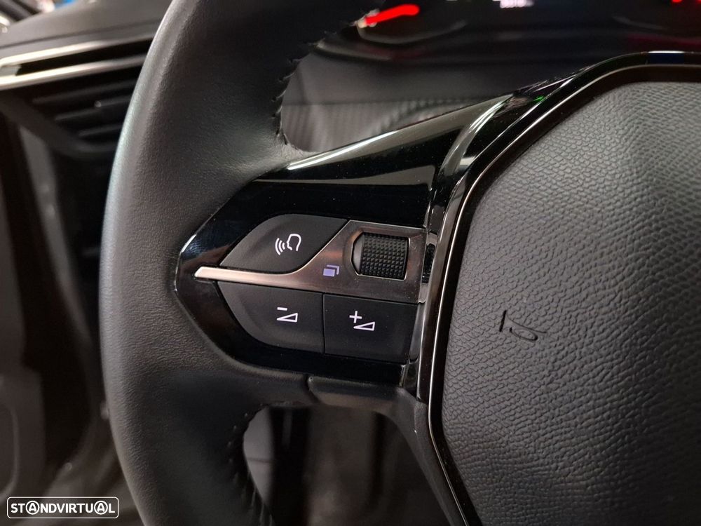 Peugeot 2008 1.2 PureTech Active - 16