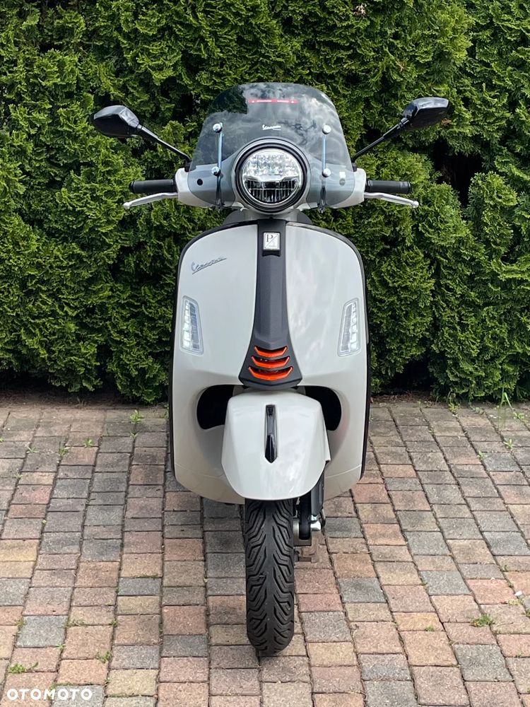 Vespa GTS - 2