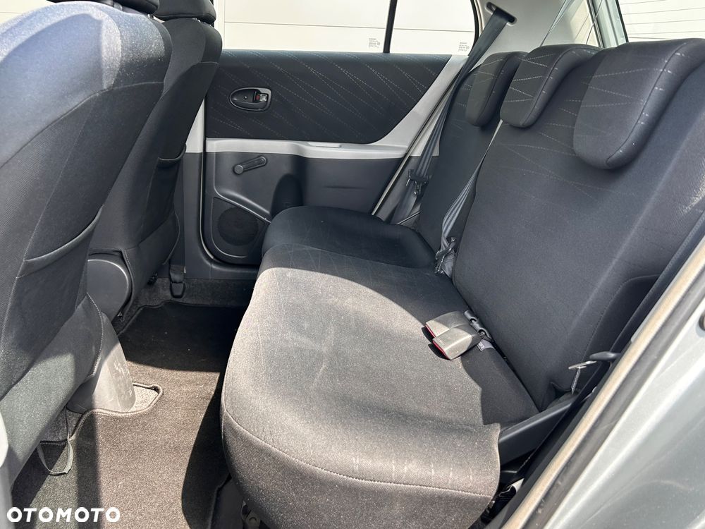 Toyota Yaris 1.3 Sol - 17