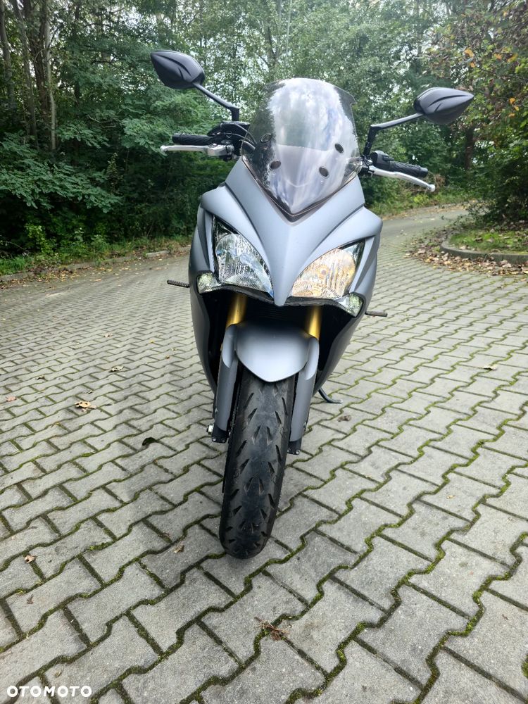 Suzuki GSX 1000 - 19