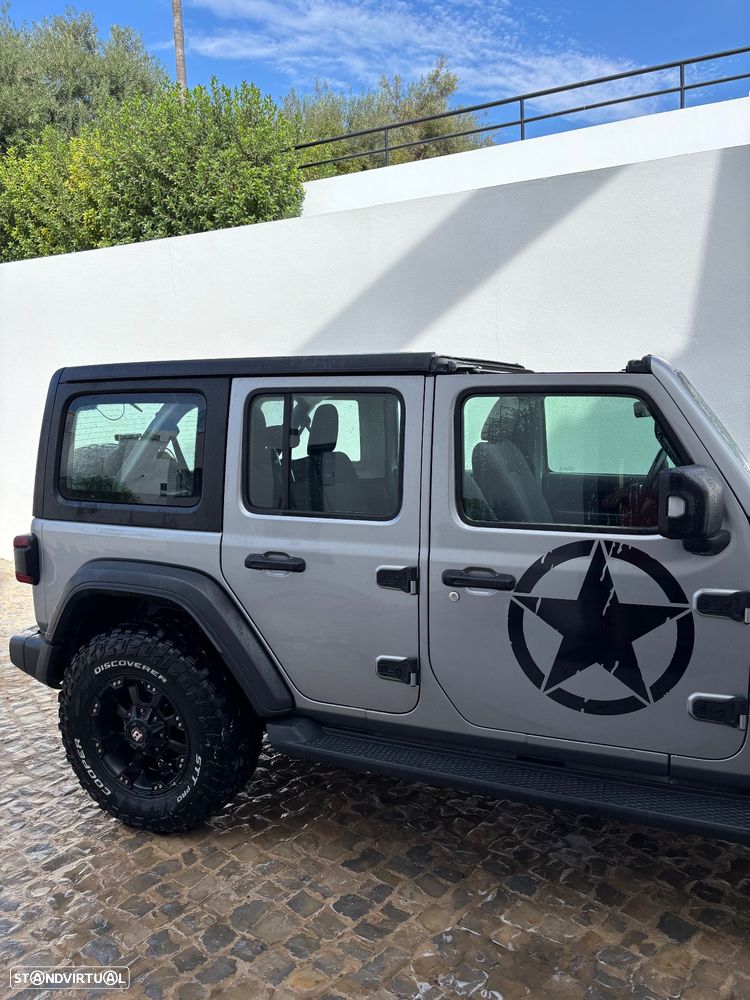 Jeep Wrangler - 23