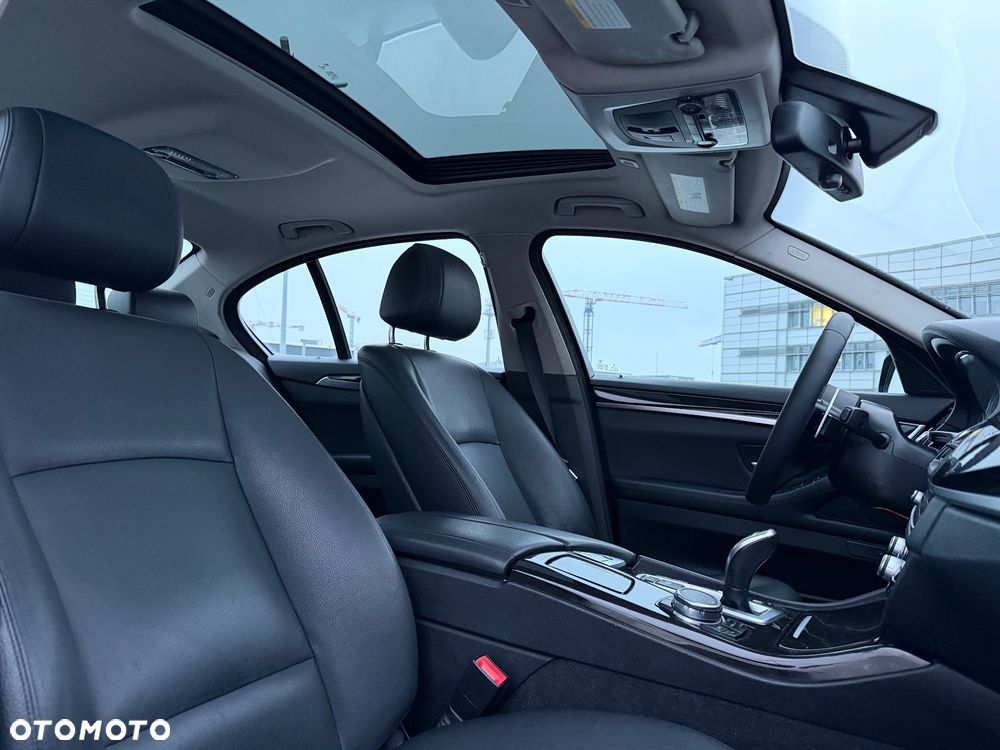 BMW Seria 5 528i xDrive - 18