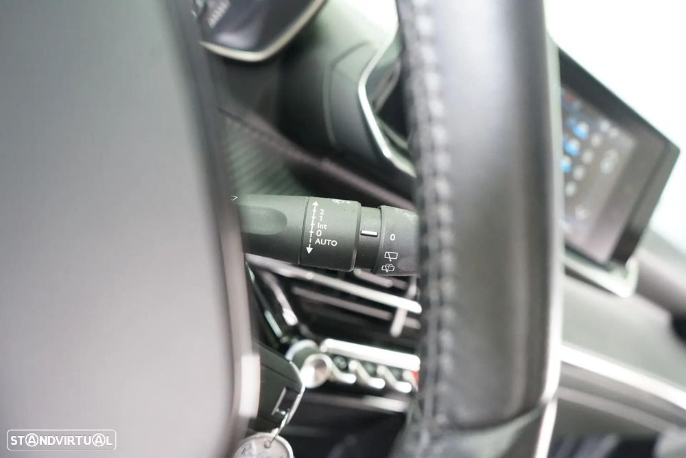 Peugeot 2008 1.2 PureTech Allure - 26