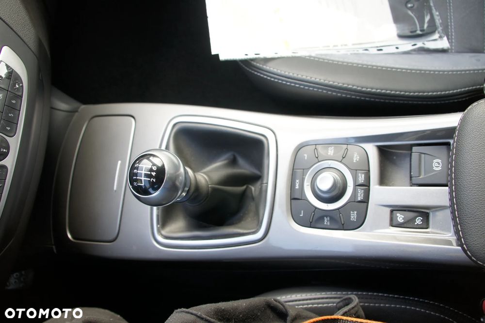Renault Laguna dCi 150 FAP GT - 17