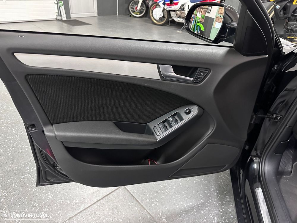 Audi A4 Avant 2.0 TDI S-line - 12