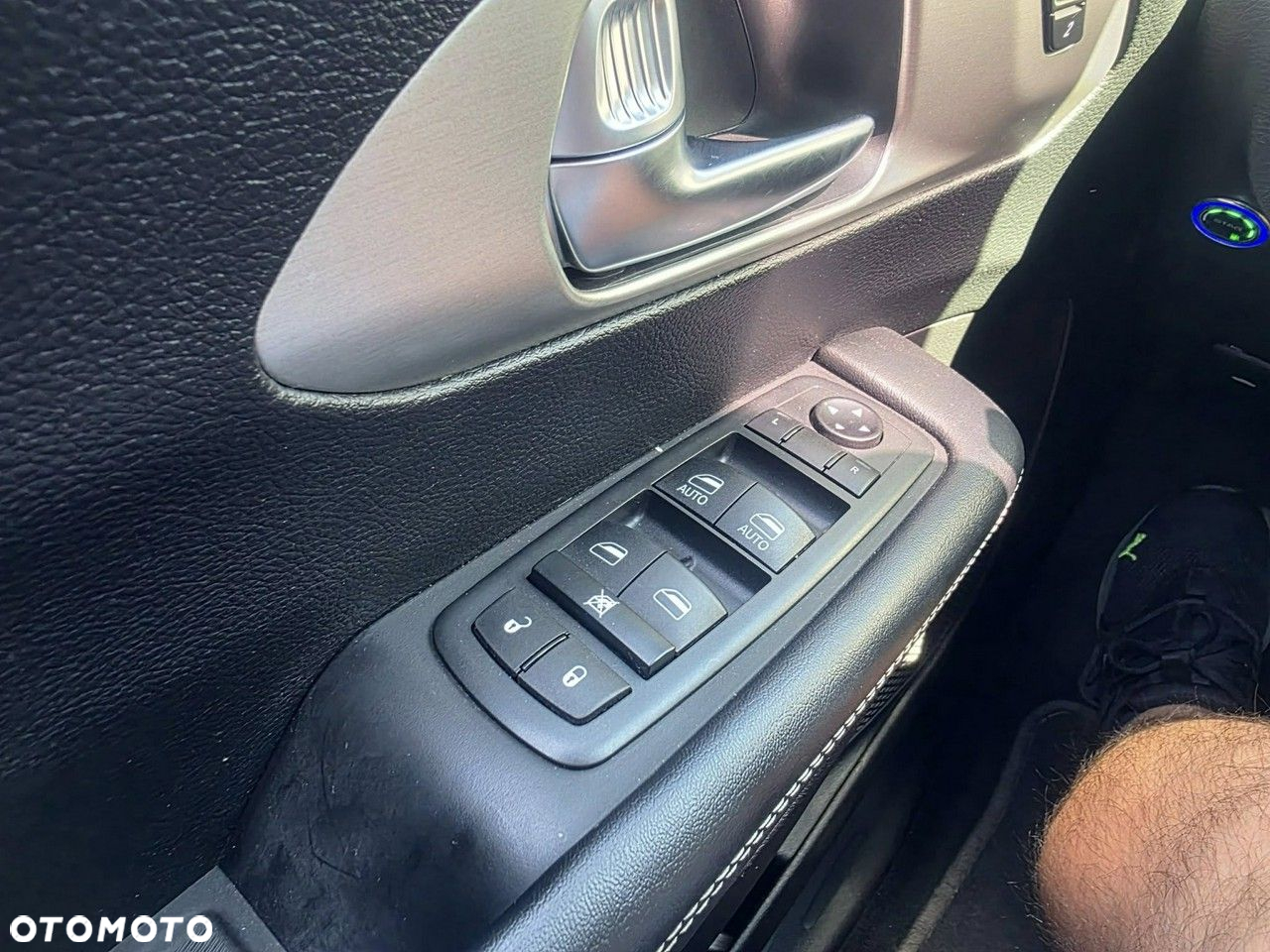 Chrysler Pacifica - 13