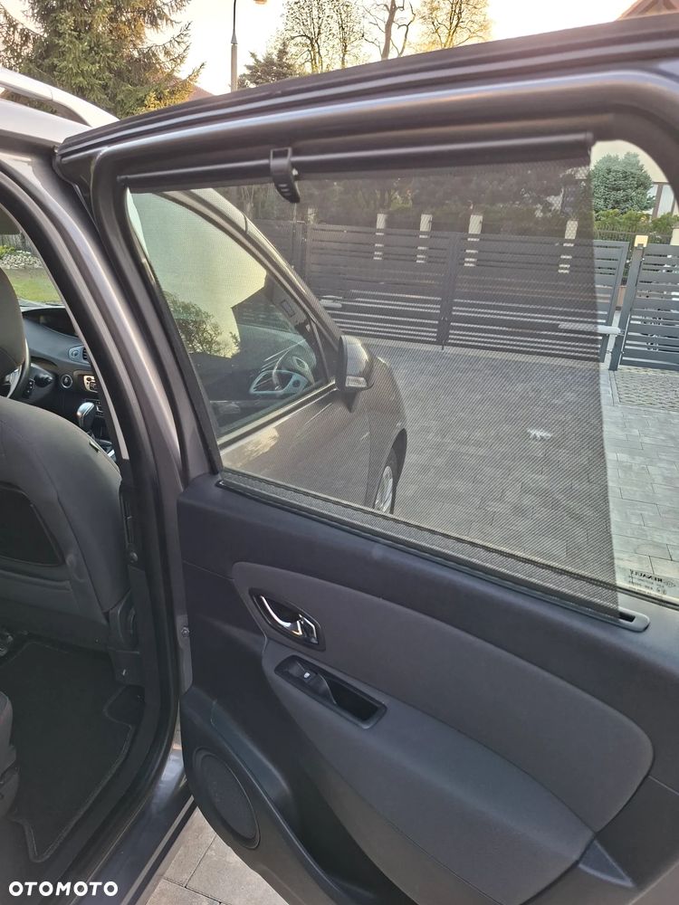 Renault Grand Scenic dCi 110 EDC Paris - 17