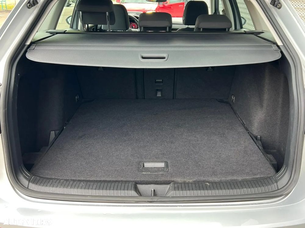 Volkswagen Golf Variant 2.0 TDI DSG Life - 24