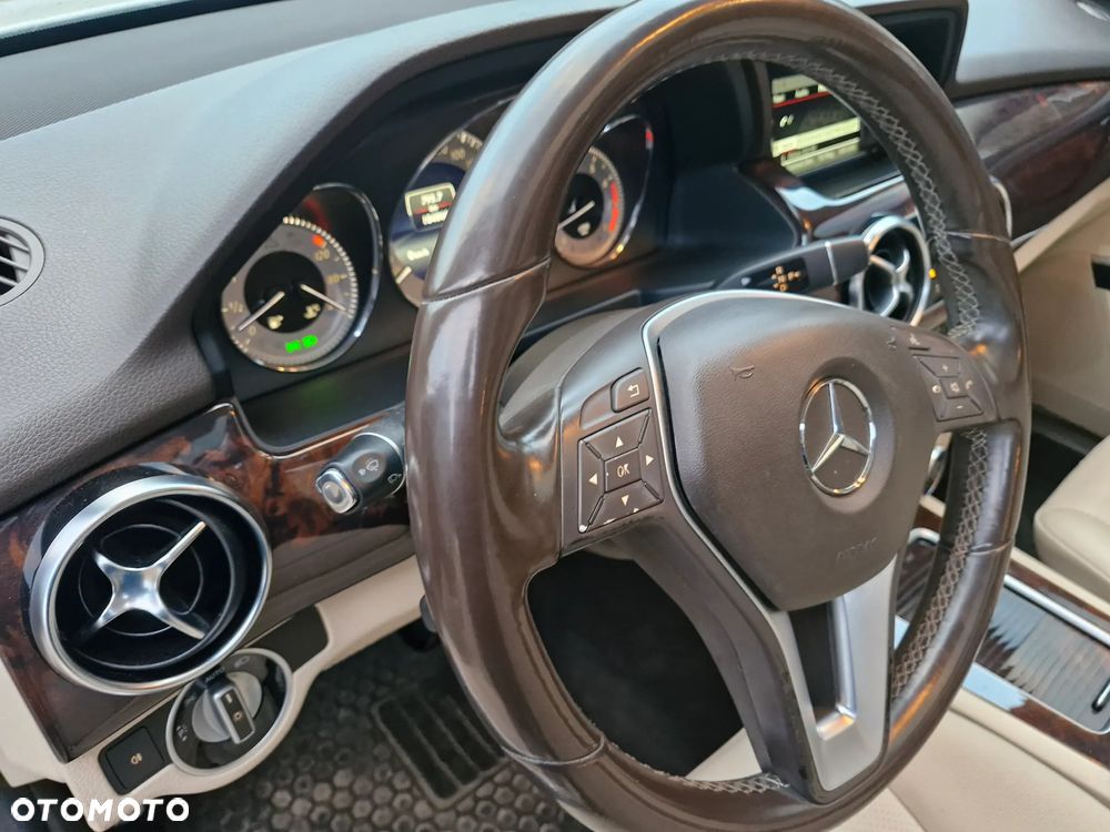 Mercedes-Benz GLK - 16