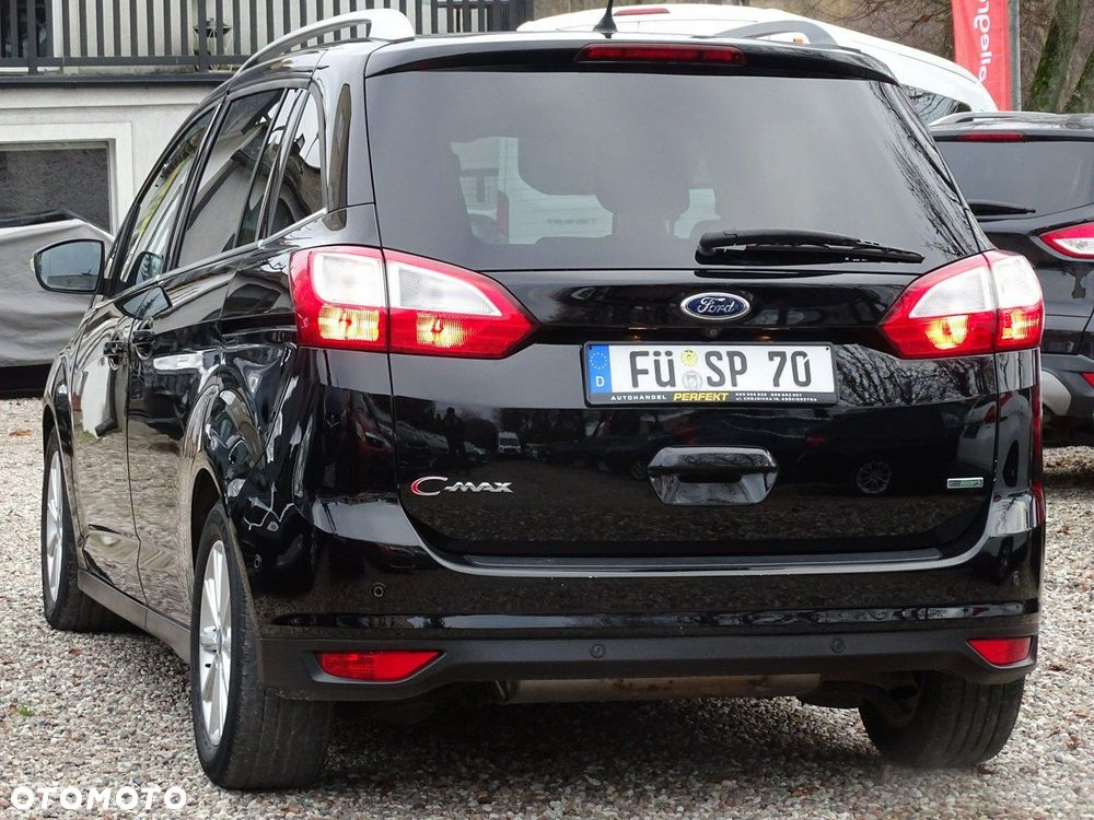 Ford Grand C-MAX - 11