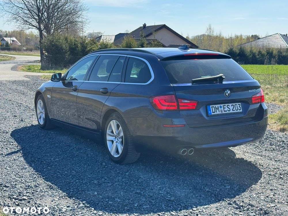 BMW Seria 5 520d - 5