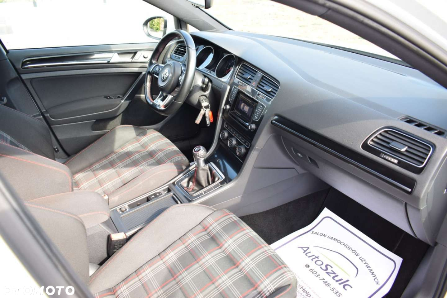 Volkswagen Golf - 23