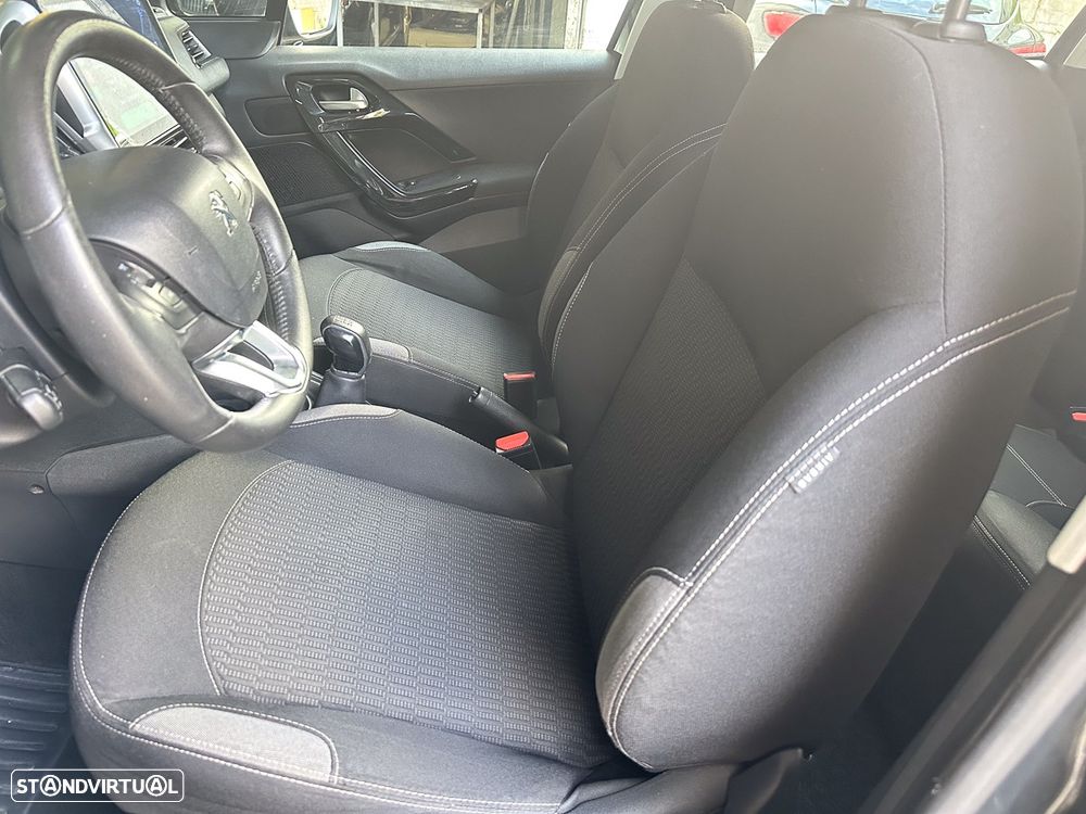 Peugeot 208 1.2 PureTech Style - 8