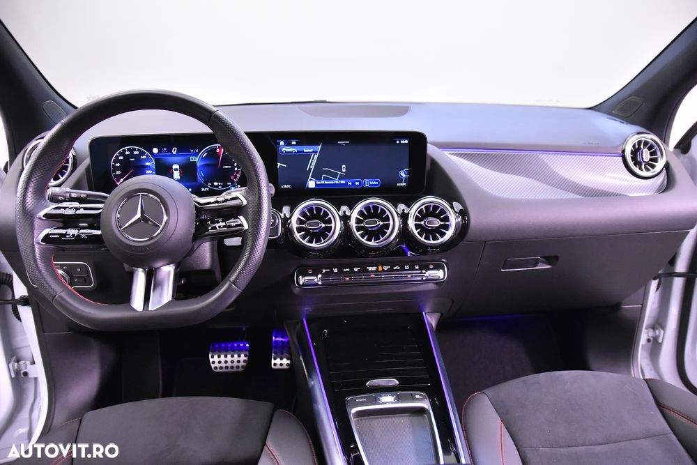 Mercedes-Benz GLA - 9