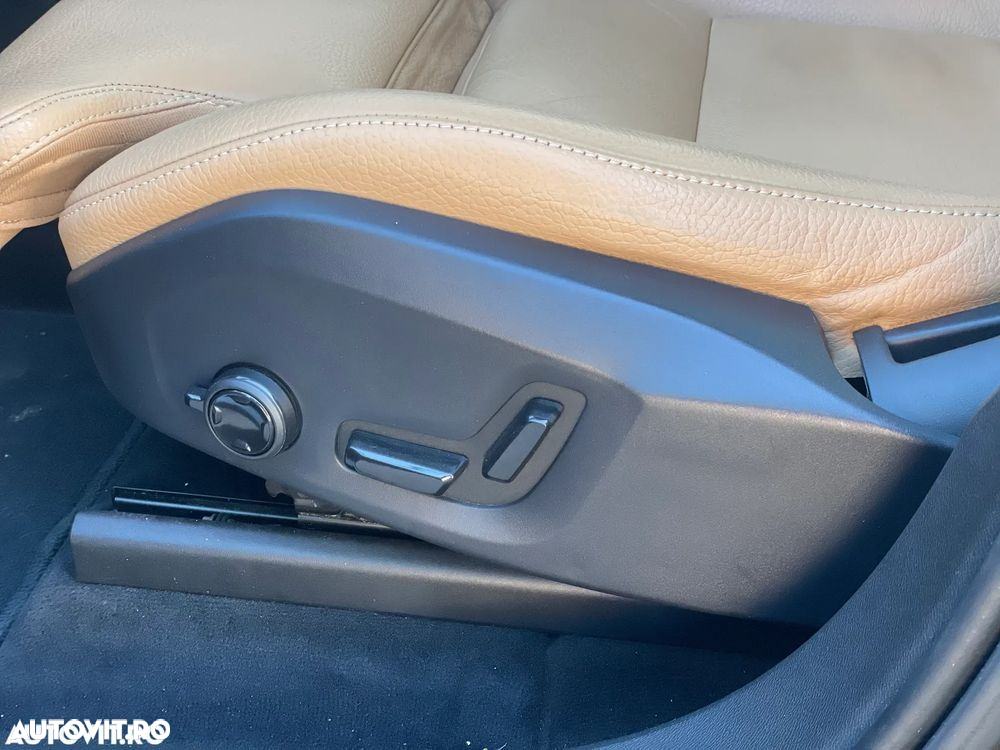 Volvo XC 60 T8 AWD Recharge Geartronic Inscription - 25