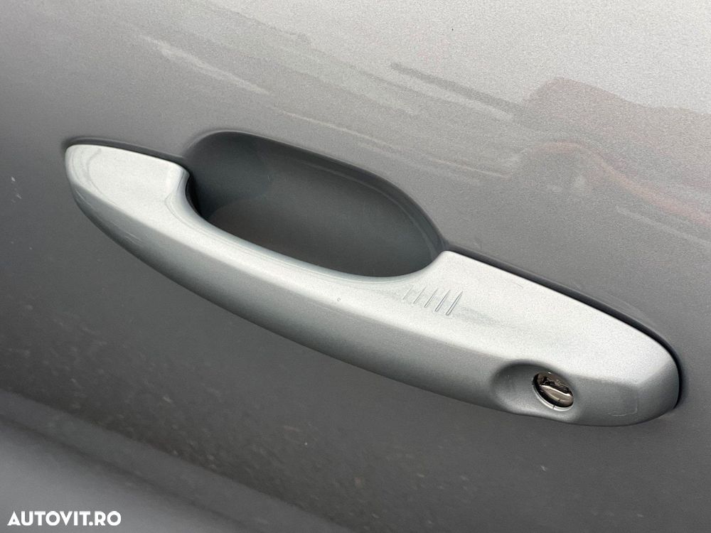 Ford Kuga 2.5 Duratec FHEV 4x4 ST-LINE - 9