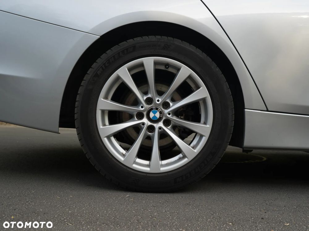 BMW Seria 3 318d - 8