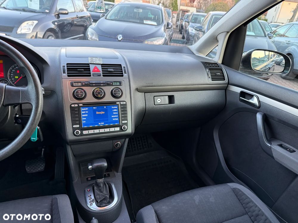 Volkswagen Touran 2.0 TDI DSG United - 20
