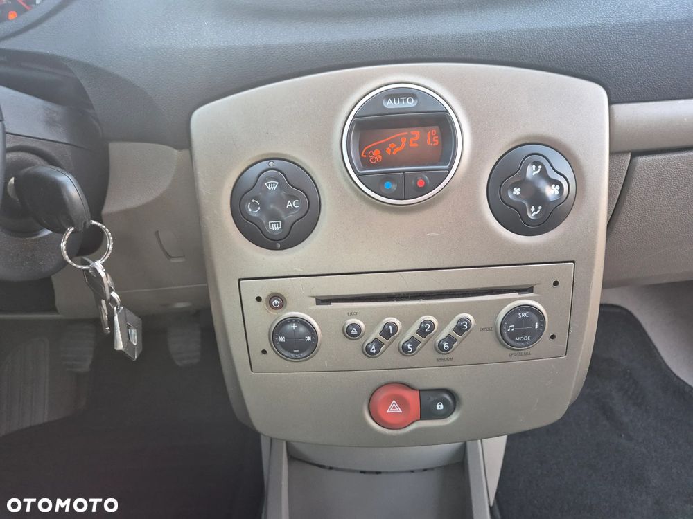 Renault Clio - 19