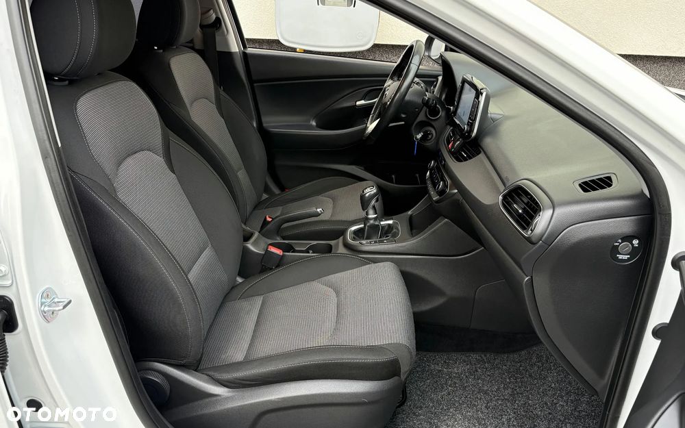 Hyundai i30 1.4 Passion - 19