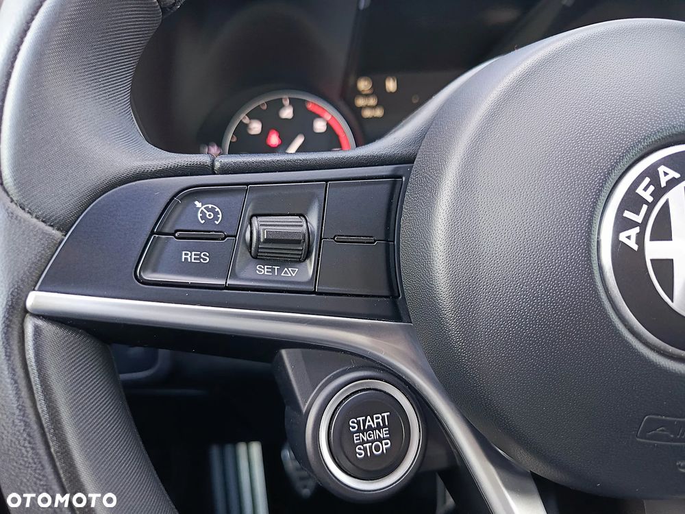 Alfa Romeo Giulia - 18