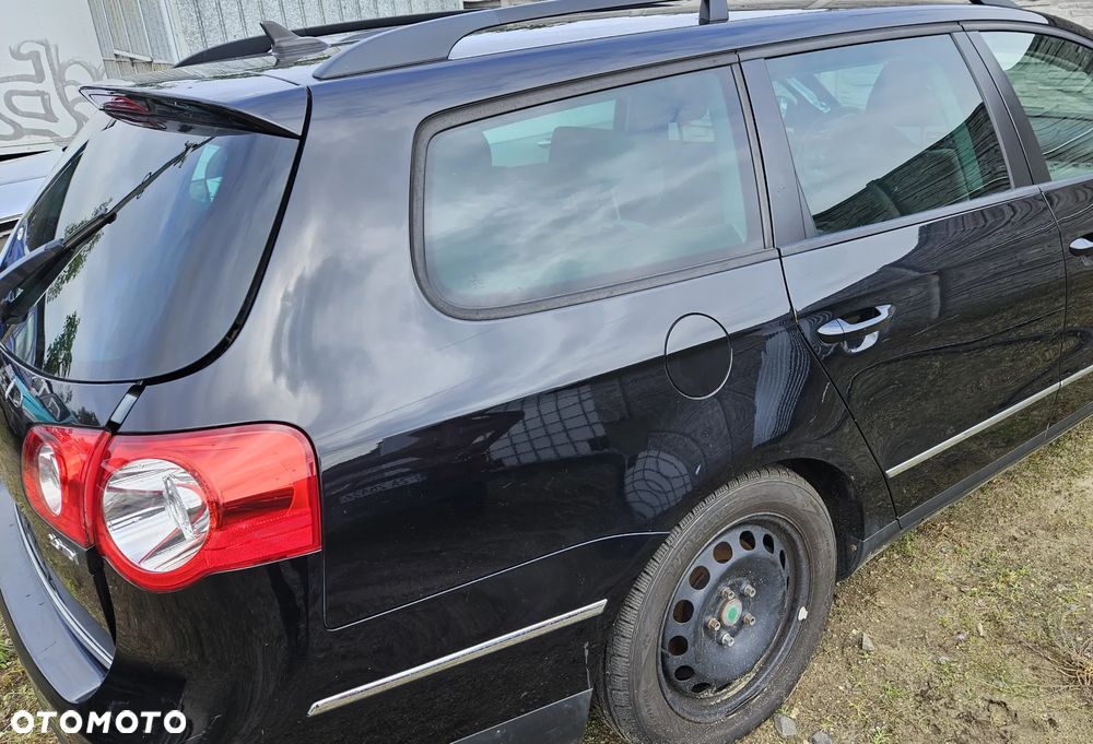VW Passat B6 Kombi Błotnik Tył Prawy Ćwiartka LC9X