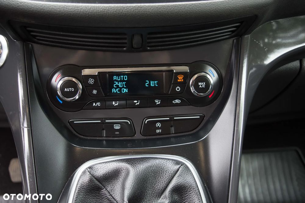 Ford Kuga 2.0 TDCi 2x4 Titanium - 23