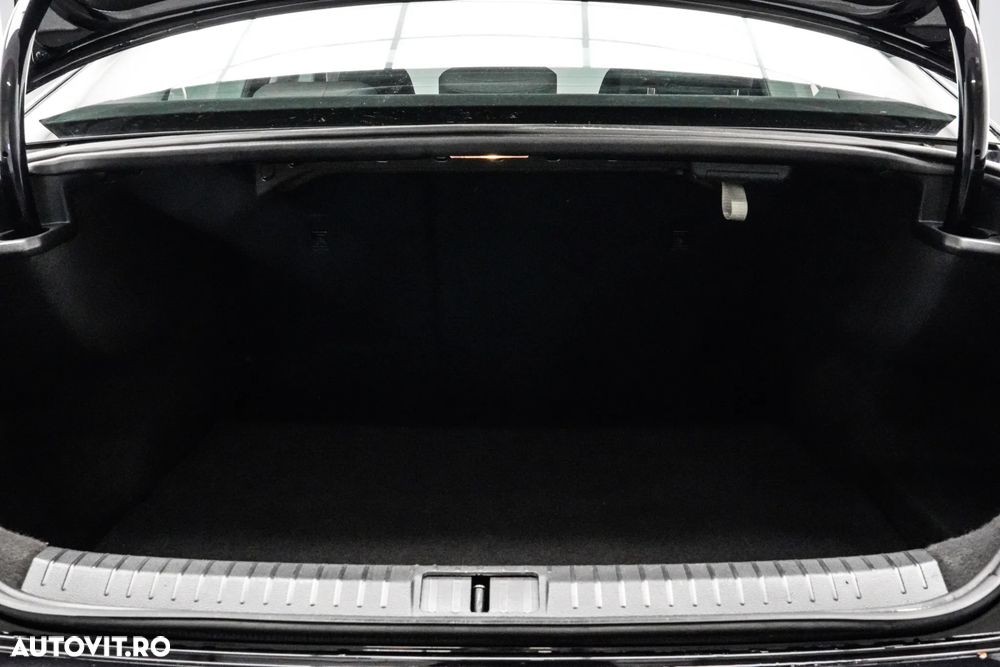 Volkswagen Passat 2.0 TDI DSG Comfortline - 26