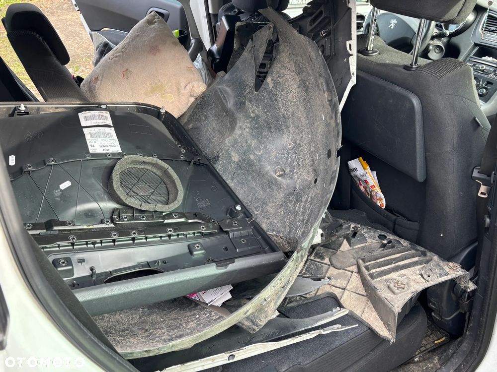 Peugeot 5008 e-HDI FAP 115 EGS6 Stop&Start Business-Line - 9