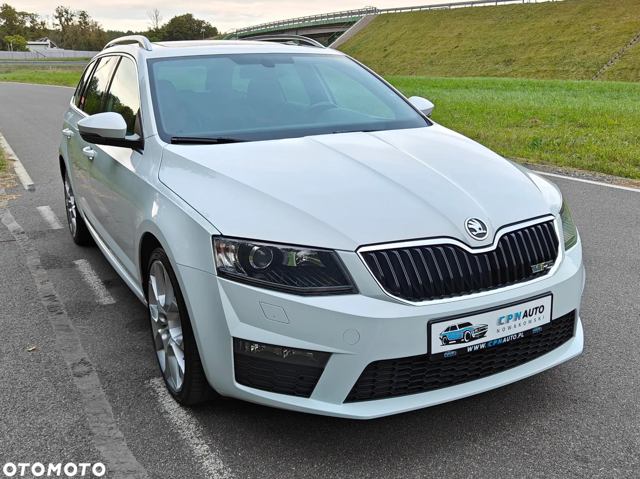Skoda Octavia Combi 2.0 TSI (Green tec) DSG RS - 15