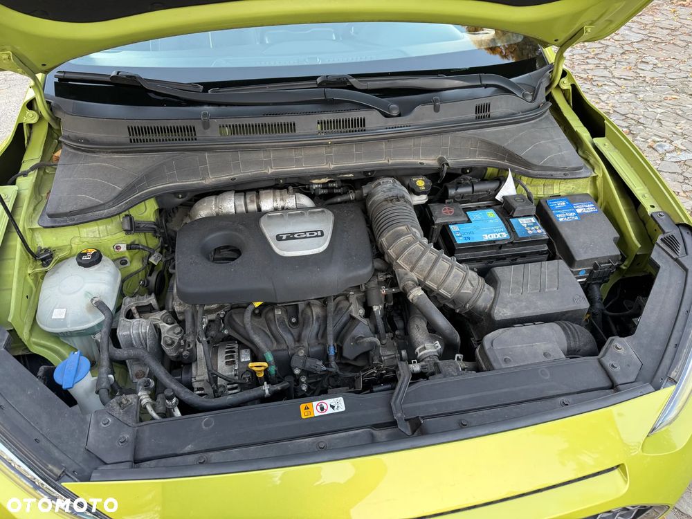 Hyundai Kona 1.6 T-GDI Premium 4WD DCT - 38