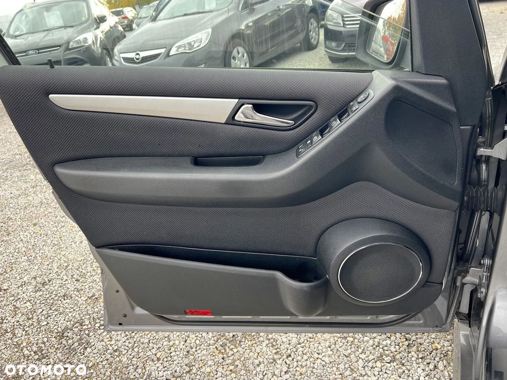 Mercedes-Benz Klasa B 180 CDI - 23