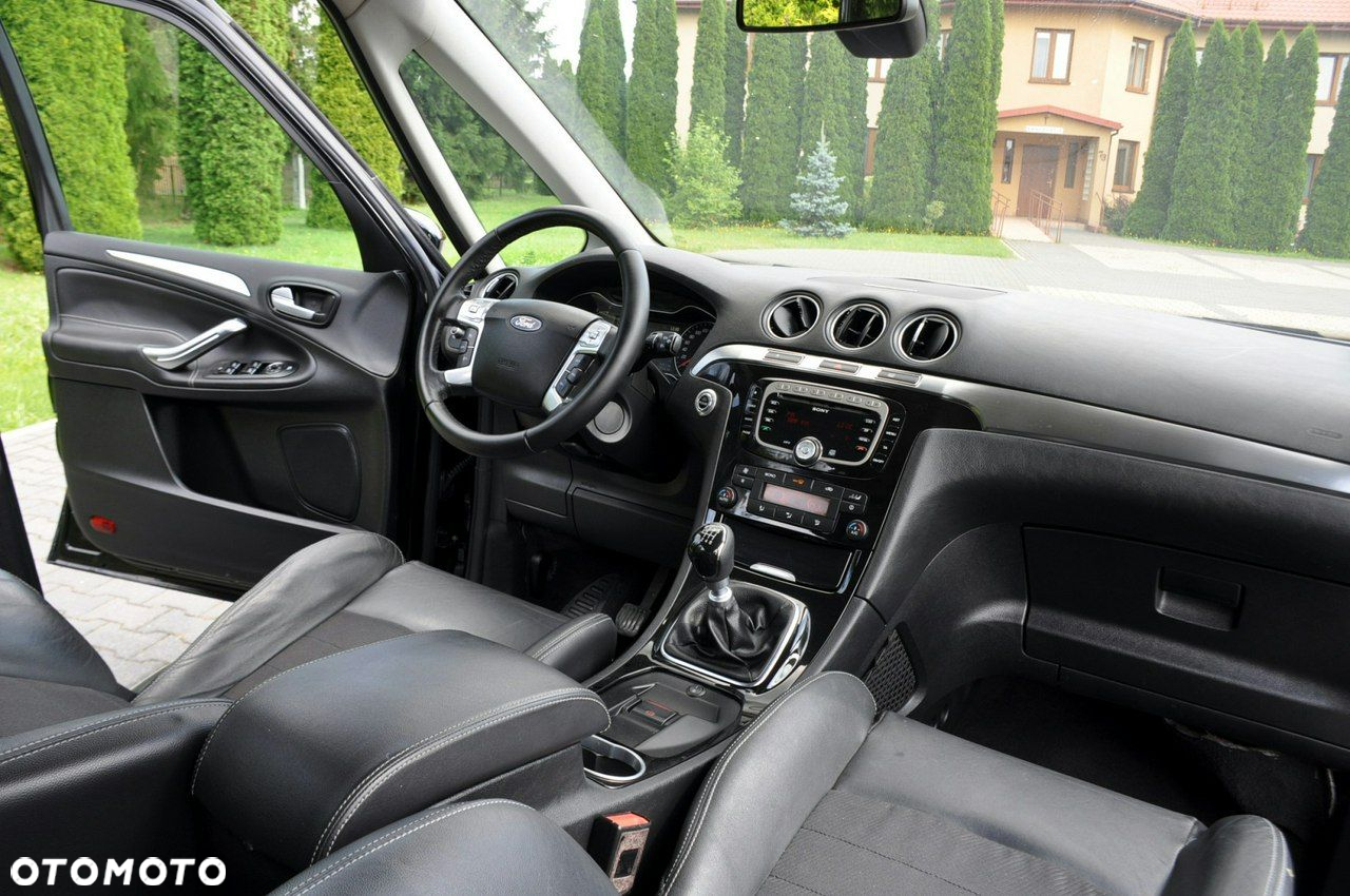Ford Galaxy - 25