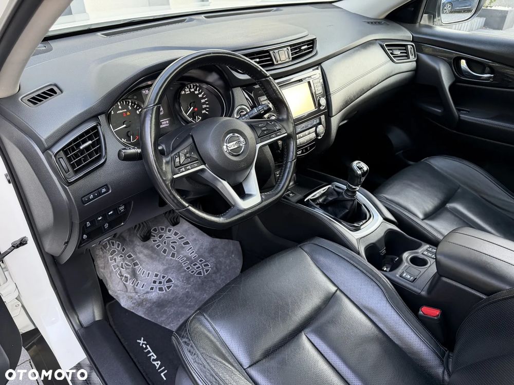 Nissan X-Trail 1.6 DIG-T Tekna 2WD 7os - 27