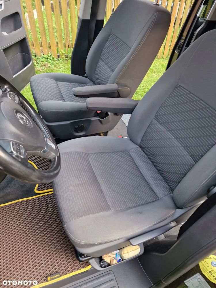 Volkswagen Multivan - 15