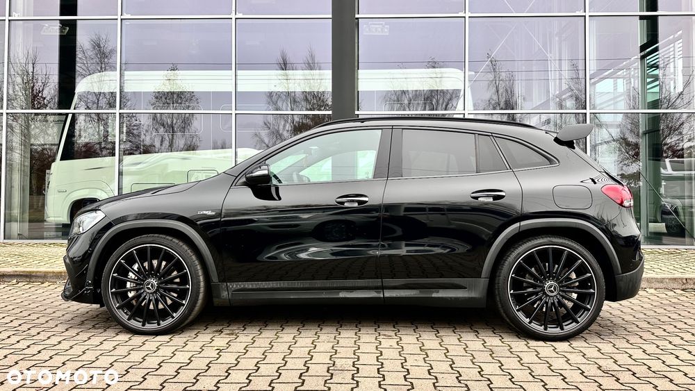 Mercedes-Benz GLA - 35