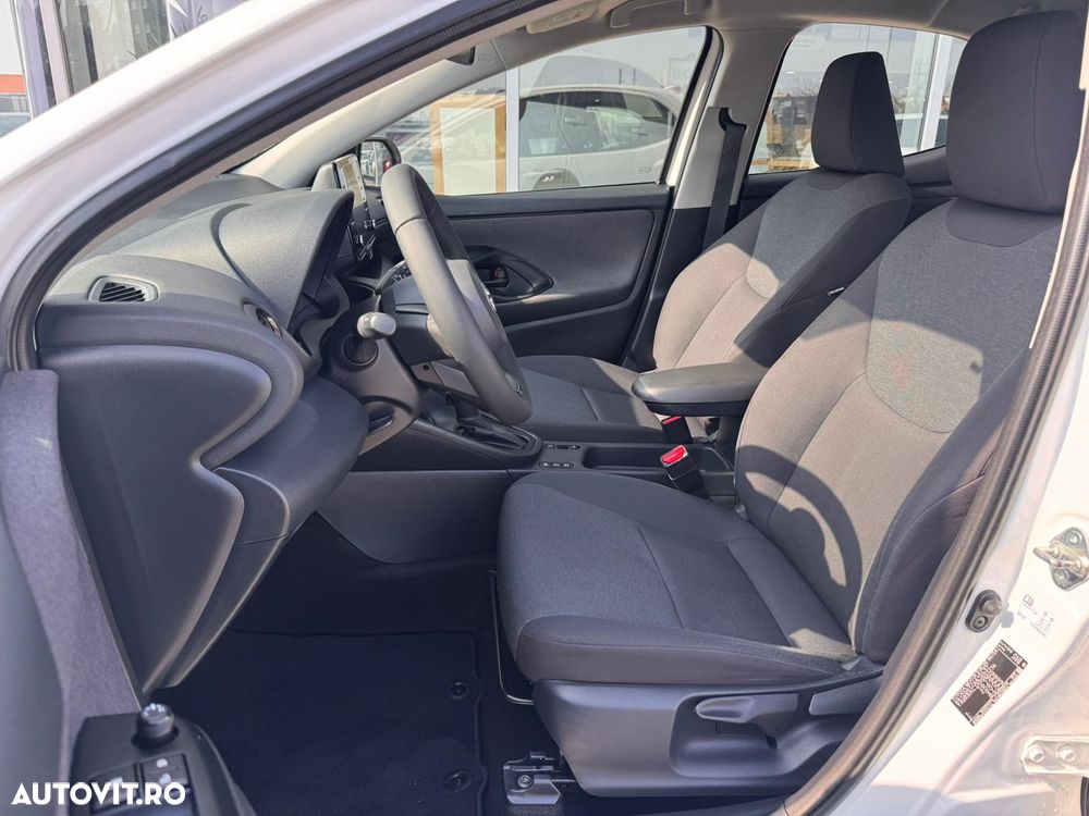 Toyota Yaris 1.5 VVT-i HSD Eco - 10