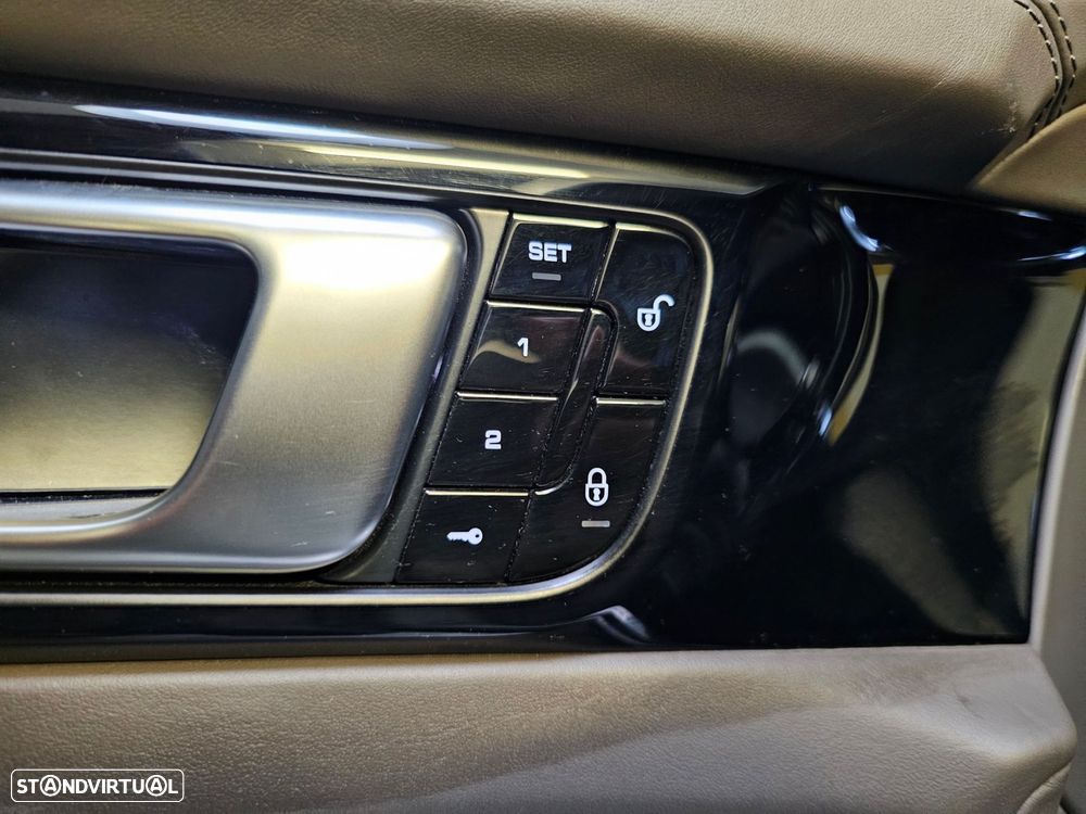 Porsche Panamera 4 E-Hybrid Executive - 35