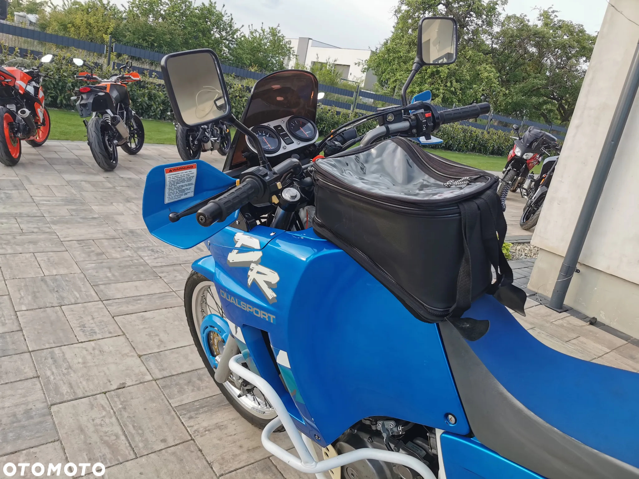Suzuki DR - 8