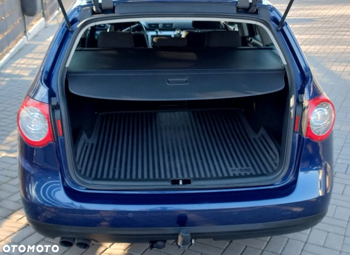 Volkswagen Passat 2.0 TDI DPF Highline - 16
