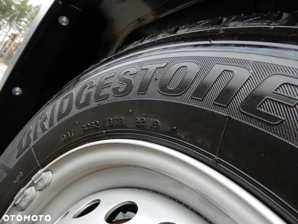 Iveco DAILY 35S18 Kontener 5047 mm 10.E.Palet Boczne Drzwi Ładowność 930 Kg WZMACNIANY Rozstaw Osi 4100 mm FULL LED Przebieg 25 Tys Km Stan Jak Nowy UNIKAT POLECAM - 10