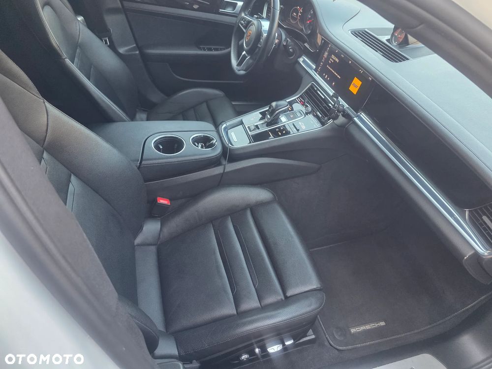 Porsche Panamera 4 Executive - 15