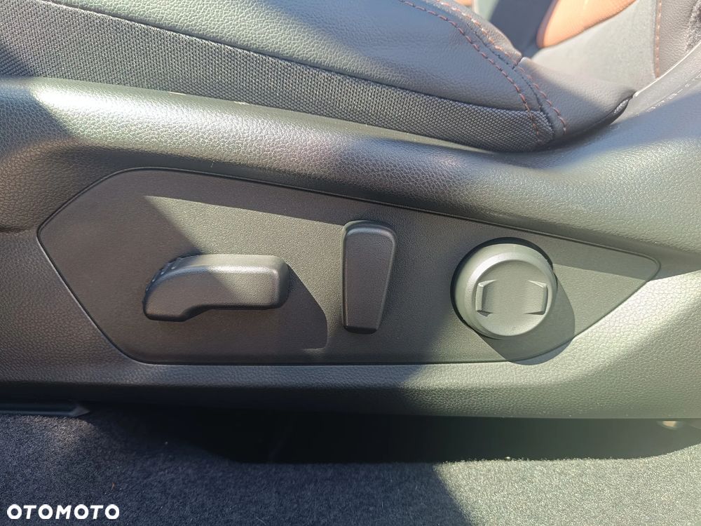 Subaru Forester 2.0i-L Platinum (EyeSight) Lineartronic - 11