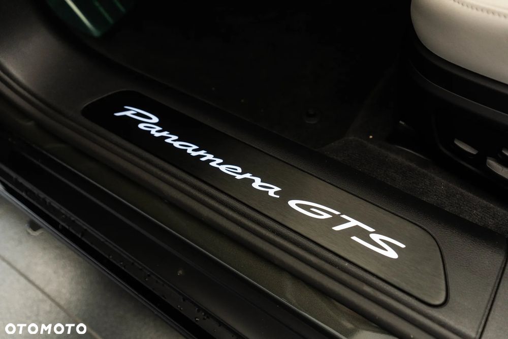 Porsche Panamera - 27