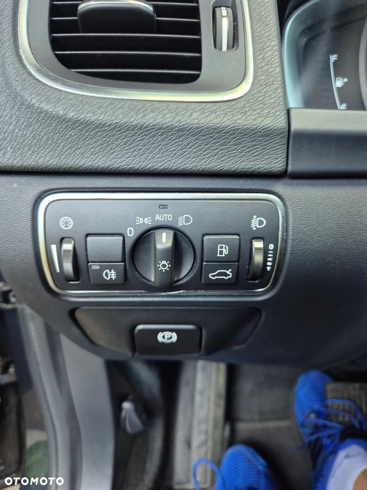 Volvo V60 D2 Geartronic Summum - 13